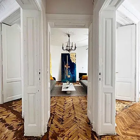 Sada Art Gallery *